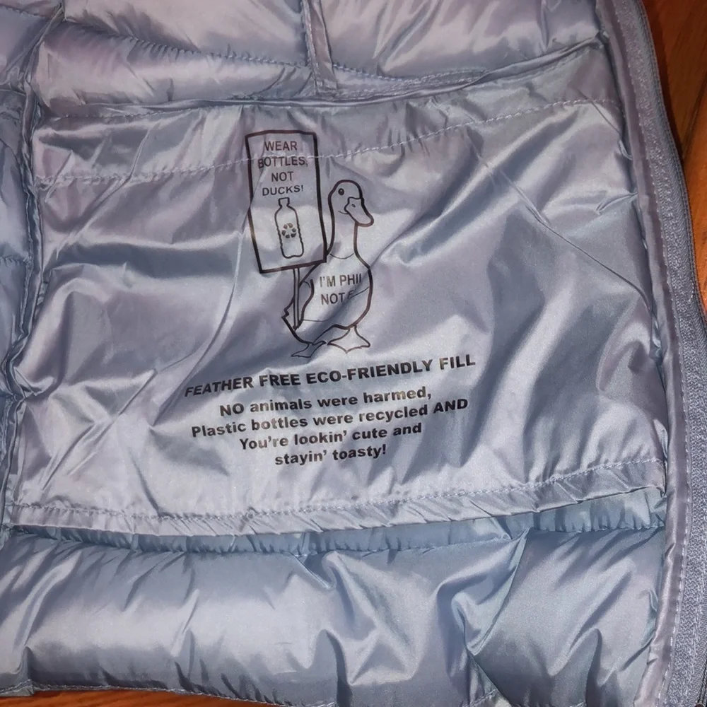 BCBGMAXAZRIA NWT light blue feather free eco friendly fill + packable - Picture 4 of 7